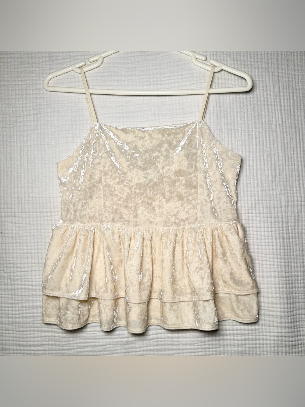 American Eagle Cream Crushed Velvet Tiered Peplum Babydoll Cami Top Medium  NWOT